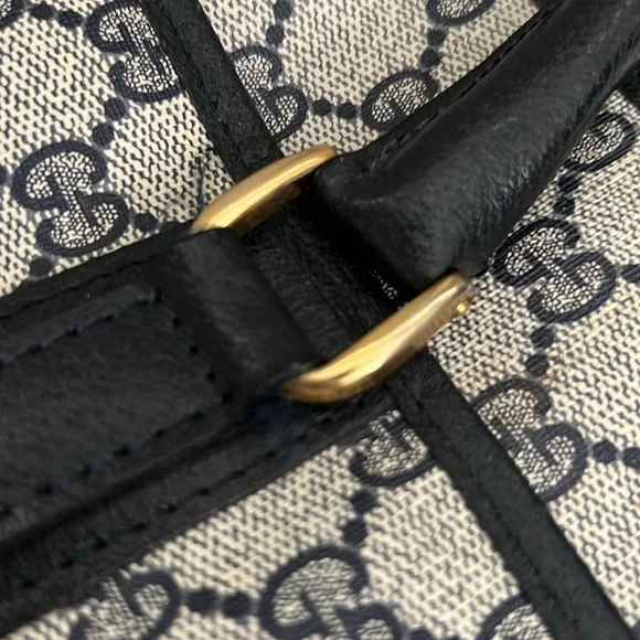 Gucci Authentic Vintage Tote 🔥 - Picture 16 of 17